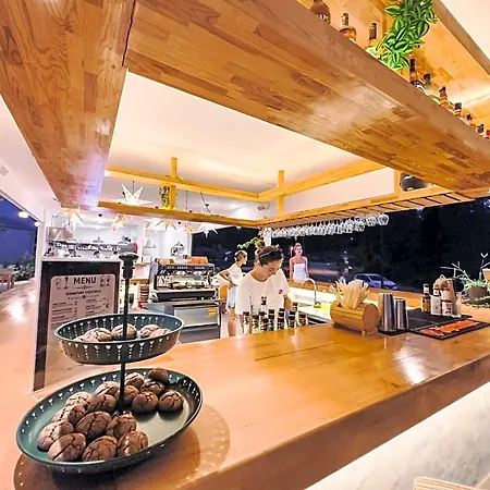 Hotel Scape Cedit