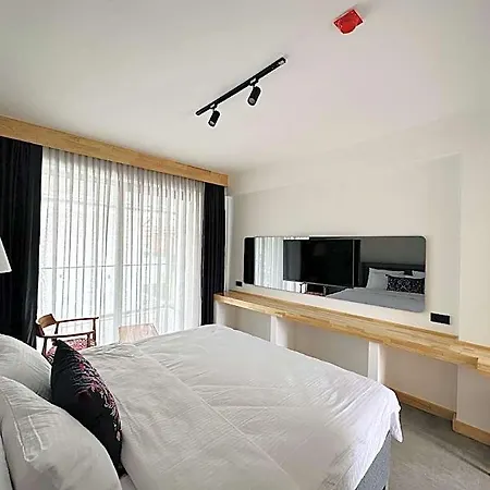 Scape Hotel 5*